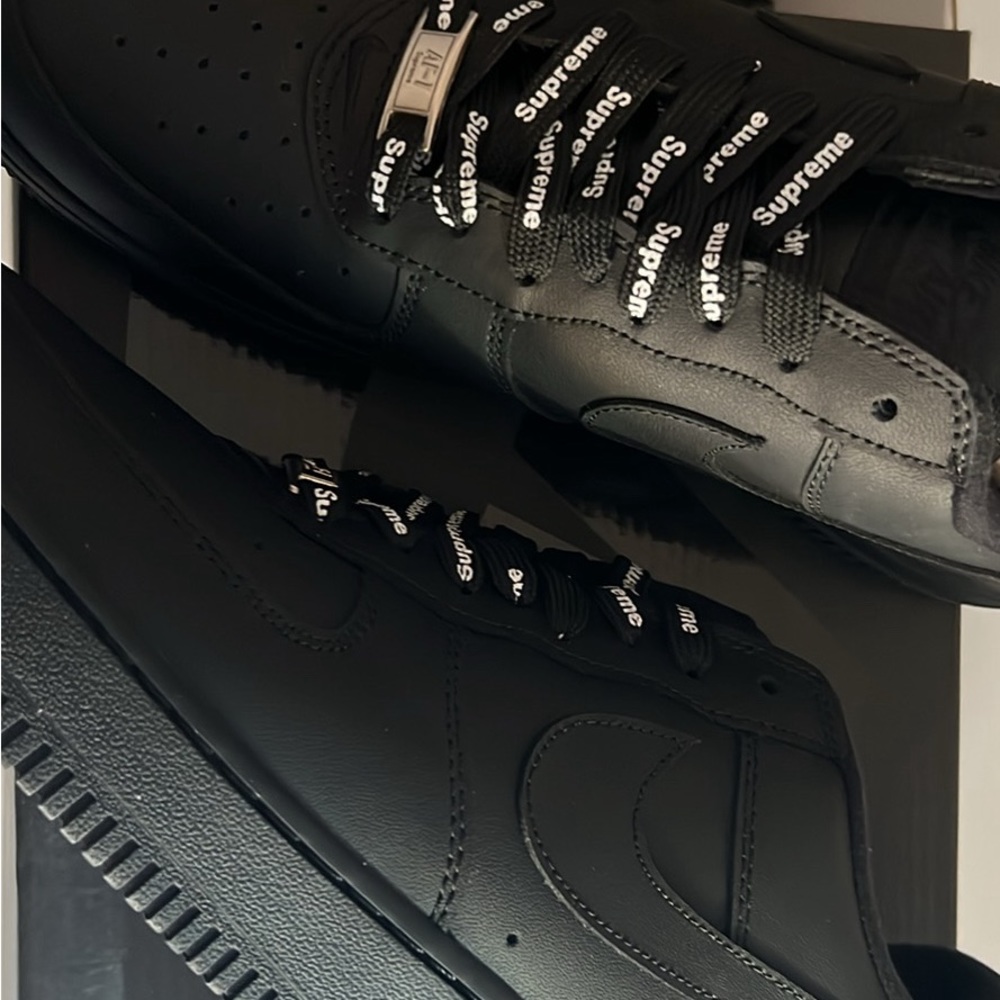 Air Force 1 x Supreme - Black - New - Size 10